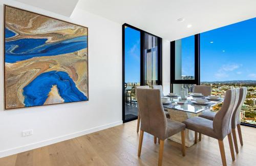 Southport Apartment | Skyline Showdown - Views, Games & Vibes