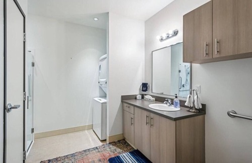 Belmont Hotel | Skylit Industrial Studio – No Windows, Ultra Quiet + Full Kitchen