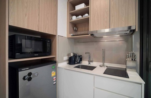 Laguna Condo | Skypark Aurora Studio 1A Golf side