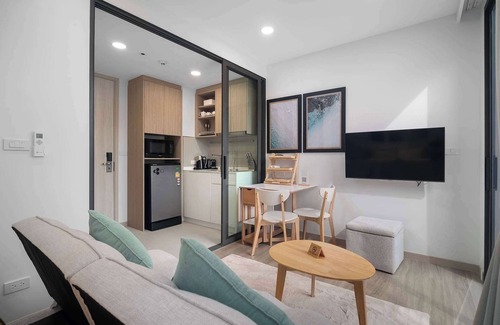 Laguna Condo | Skypark Aurora Studio 1A Golf side