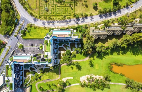 Laguna Condo | Skypark Aurora Studio 1A Golf side