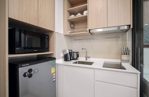 Laguna Condo | Skypark Aurora Studio 1A Golf side