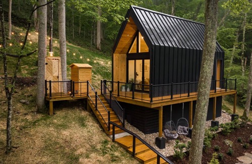 Boone Cabin | Skywatch Cabin, modern retreat