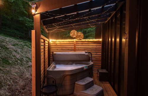 Boone Cabin | Skywatch Cabin, modern retreat