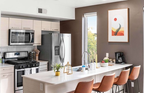 Downtown Salt Lake City Apartment | SLC Modern Retreat Pool & Parking