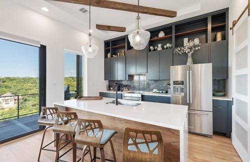 Apache Shores House | Sleek and Modern Home in Austin - 30 Day+ Rental