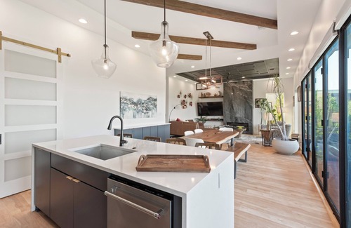 Apache Shores House | Sleek and Modern Home in Austin - 30 Day+ Rental