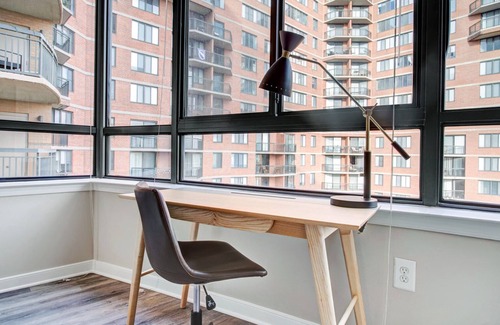 Pentagon City Apartment | Sleek Pentagon City 1BR w/W/D, Gym & Lounge, near Metro, by Blueground