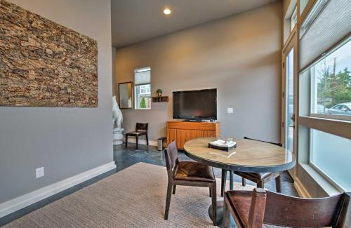Crown Hill Apartment | Sleek Seattle Studio - 2 Mi to Downtown Ballard!