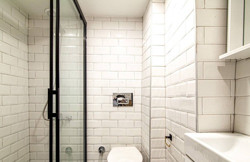 Istanbul City Center Apartment | Sleek Studio Flat with Backyard in Balat