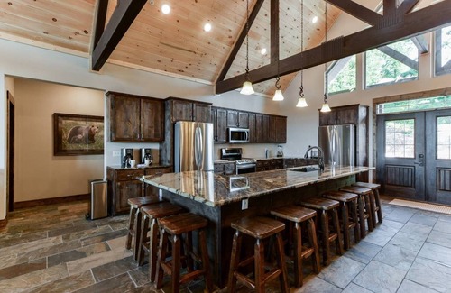 Indian Point House | Sleep 36 - 16 King Beds - Indoor Pool - 3 min to SDC! -Vanessa's Vacation Homes