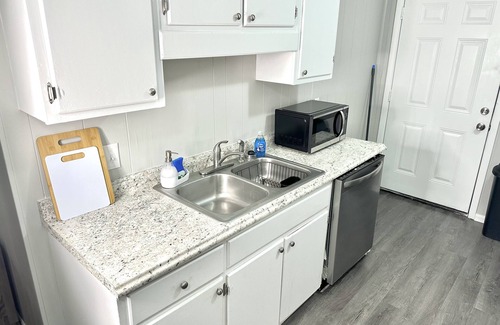 Starkville Apartment | Sleep 6! Close to MSU, Downtown, & Shops