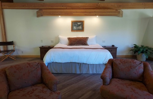 Grantsdale Cabin | Sleeping Child Hot Springs, Private Guest Rental