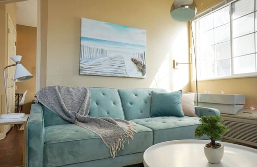Downtown Wichita Apartment | Sleepover: Earthy 1BD/1BA + Gym - Downtown Wichitan