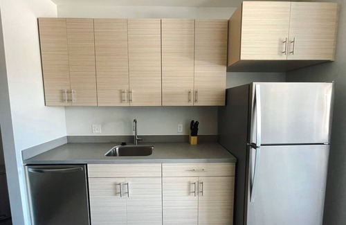 Des Moines Apartment | Sleepover: Upscale Studio and Gym - Des Moines