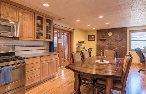 Farmington House | Sleeps 10, Lovely neighborhood, Minutes to SLC