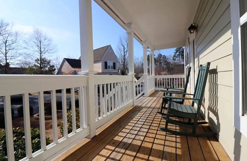 Lackey Cottage | Sleeps 10 - Spacious 3BR Cottage - Family Friendly Resort - Close to Theme Parks
