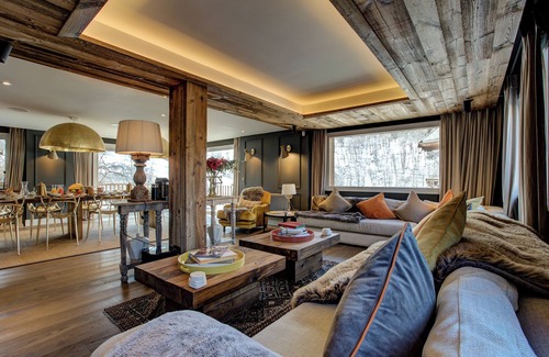 Meribel Ski Chalet | Sleeps 12-14 with indoor Hot Tub and large Sauna