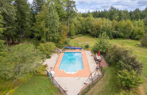 Naples House | SLEEPS 14 WITH INGROUND POOL