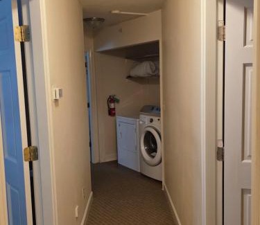 College House | Sleeps 16 under Aurora