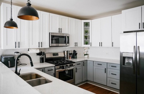 South Austin Apartment | Sleeps 18 7BR Gym Game Room Theater
