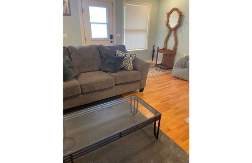 South Central Omaha House | Sleeps 4 Studio Heart of Omaha - Ralston Arena