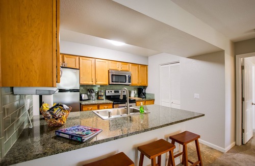 Tempe Condo | SLEEPS 6 Beautiful, Fully Furnished Condo - Great Price, Perfect Location!