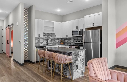 South Nashville Apartment | Sleeps 6, Free Wifi, 8 Min to Broadway!