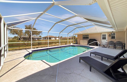 Pinehurst Villa | Sleeps 6, FULL refund*, heated pool