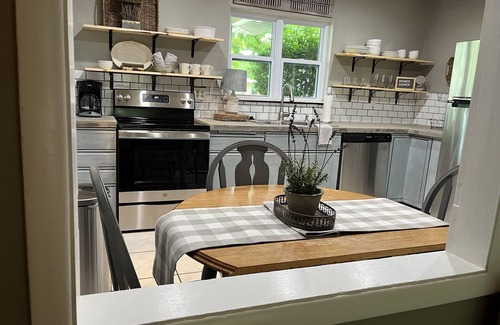 Norman House | Sleeps 6 in prime location