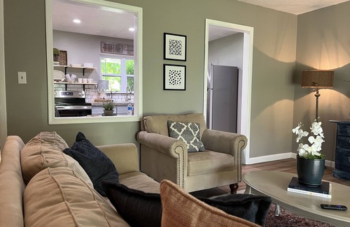 Norman House | Sleeps 6 in prime location