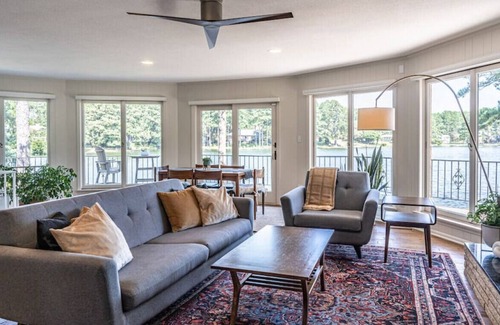 Whispering Pines House | Sleeps 6! Whispering Pines Lake Front