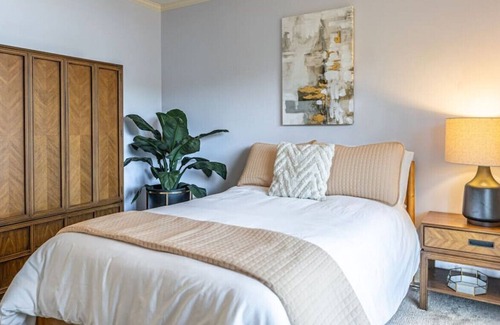 Whispering Pines House | Sleeps 6! Whispering Pines Lake Front
