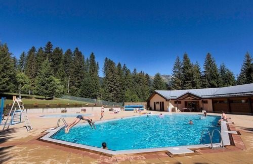 La Lechere Condo | Sleeps 7! 2BR Apt| Scenic Living in Valmorel!
