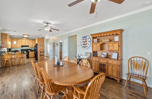 Milledgeville House | Sleeps 7, Firepit, 2 Kayaks, BIG Water + More!