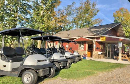 Hill City House | Sleeps 8. 3 Bedroom 2 Bath Better than any motel.