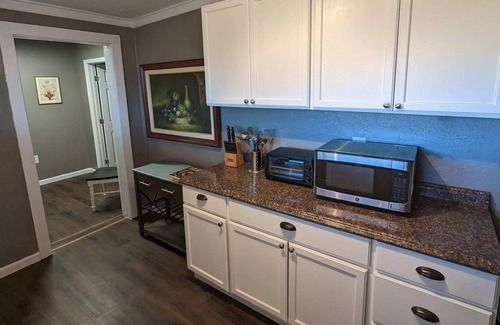 Knoxville Apartment | Sleeps 9, 2 baths, 12 mins from downtown