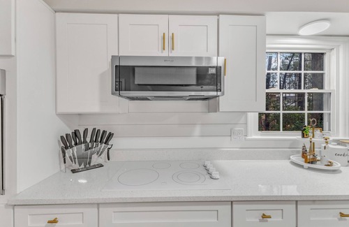 Southwest Raleigh House | SLEEPS 9! Close to lovely downtown Cary/Raleigh/RDU. Pets welcome!