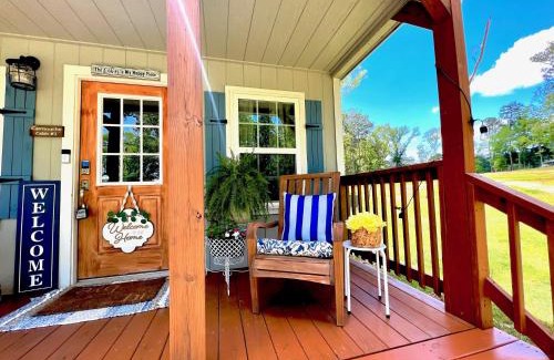 Etoile Villa | SLEEPS SIX - Rent Entire WATERFRONT CABIN #1
