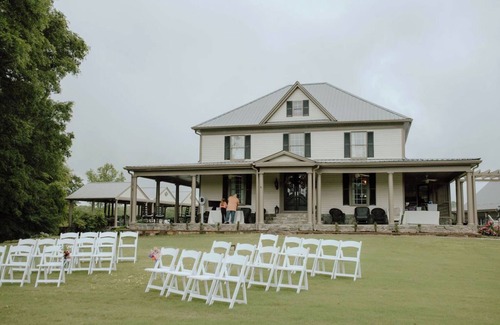 Danielsville House | Sleeps up to 25. Enjoy our large pool & patio. Perfect for football season!