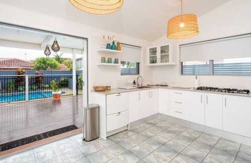 Mermaid Waters House | SLICE OF PARADISE / MERMAID WATERS QLD