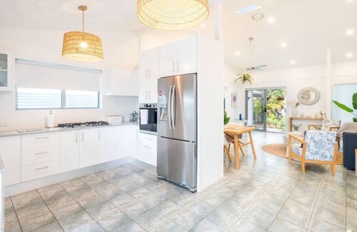 Mermaid Waters House | SLICE OF PARADISE / MERMAID WATERS QLD