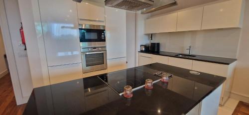 Cork Apartment | Slick & Stylish - Large 1Bd in Heart of Cork City