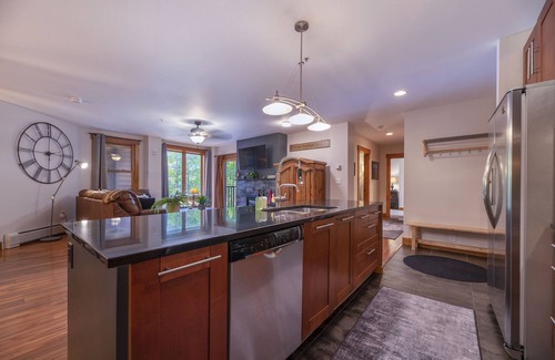 River Run Condo | Slopeside condo near RiverRun gondola,2 hot tubs, Movie lounge, and heated pool