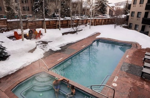 Steamboat Springs Hotel | Slopeside Rambler King at Gravity Haus Steamboat, Pet-friendly, Heated Pool