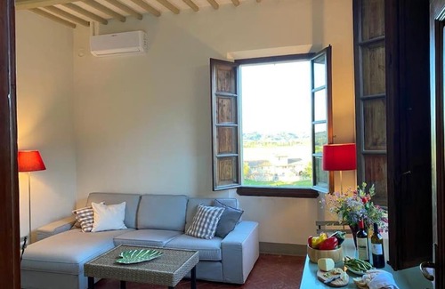 Camugliano Apartment | SLOW LIVING IN THE HEART OF TUSCAN HISTORY
