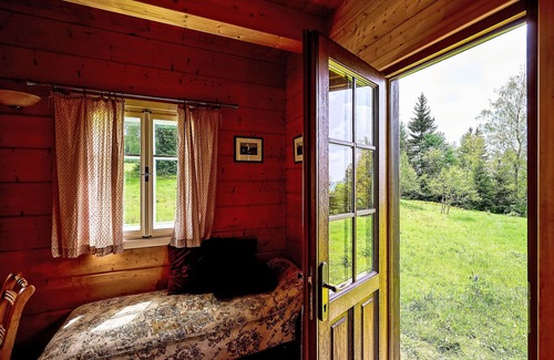 Korenov House | Sluneční vršek by Interhome