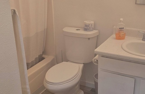 El Centro House | Small but cosey 4-bedroom house with AC, WiFi in lovely El Centro.
