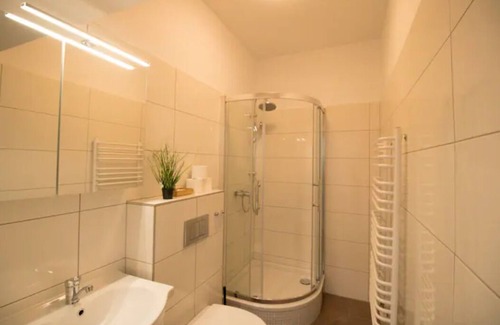 Funfhaus Apartment | Small & Comfortable LF15