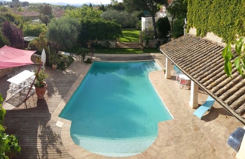 Plaissan House | Small cozy house with private garden/swimming pool